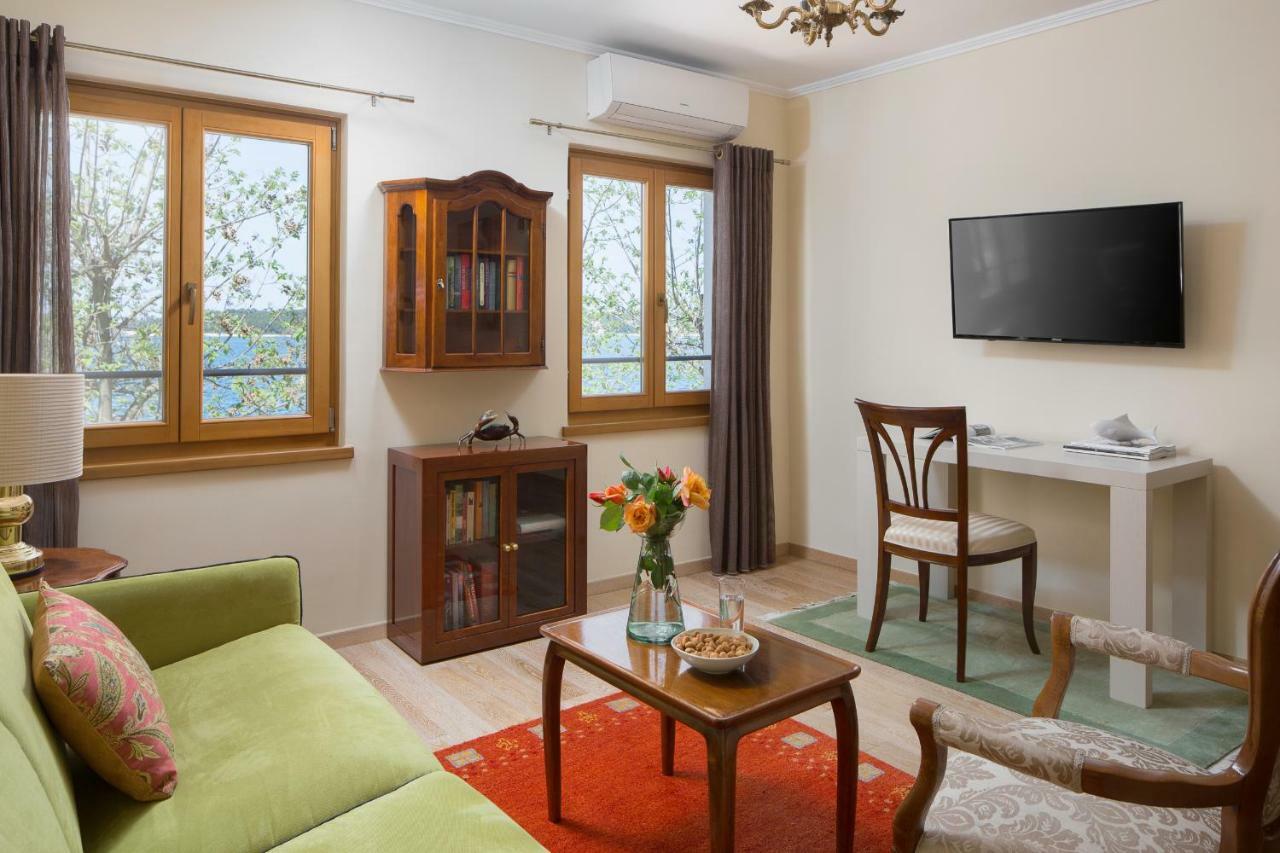 Valdibora Sea View Residence Rovinj Bagian luar foto