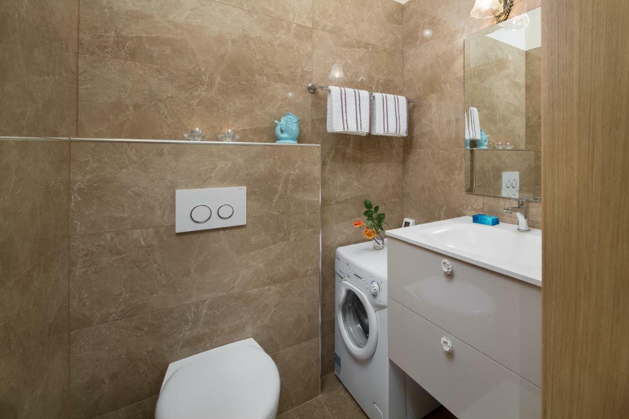 Valdibora Sea View Residence Rovinj Bagian luar foto