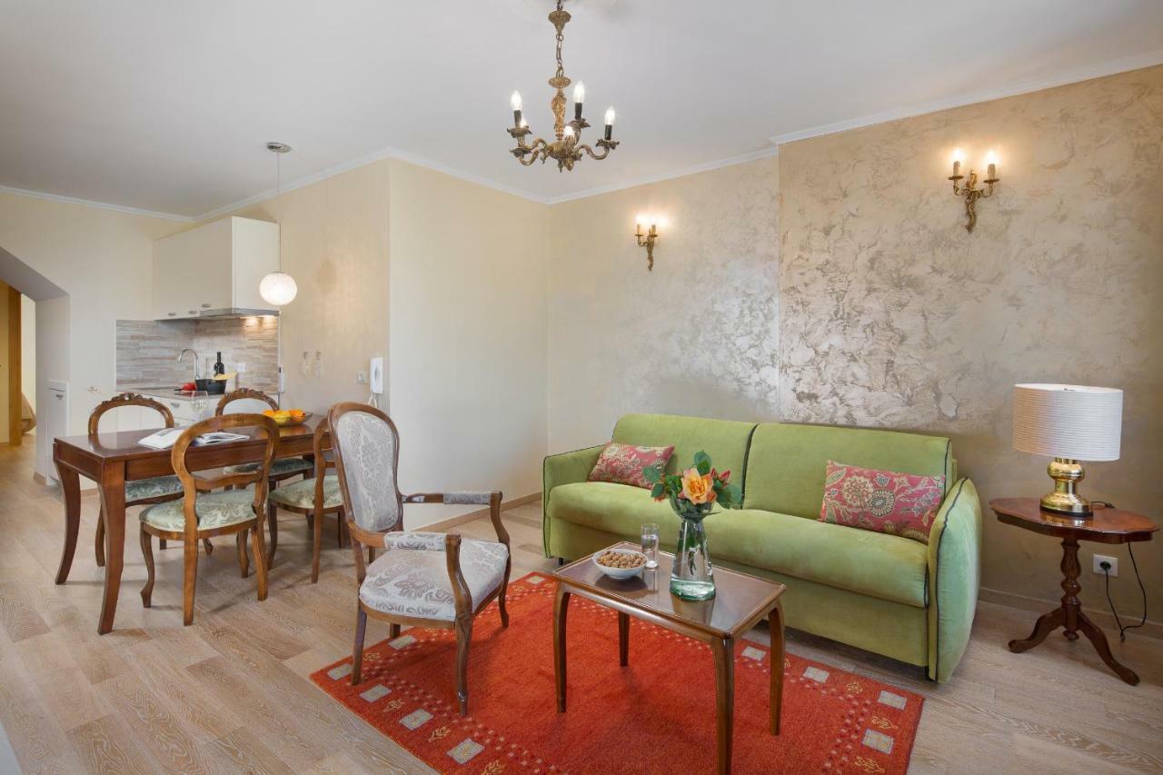 Valdibora Sea View Residence Rovinj Bagian luar foto