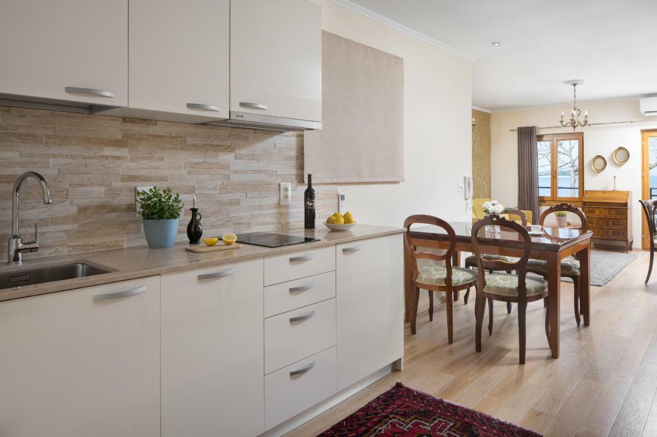 Valdibora Sea View Residence Rovinj Bagian luar foto