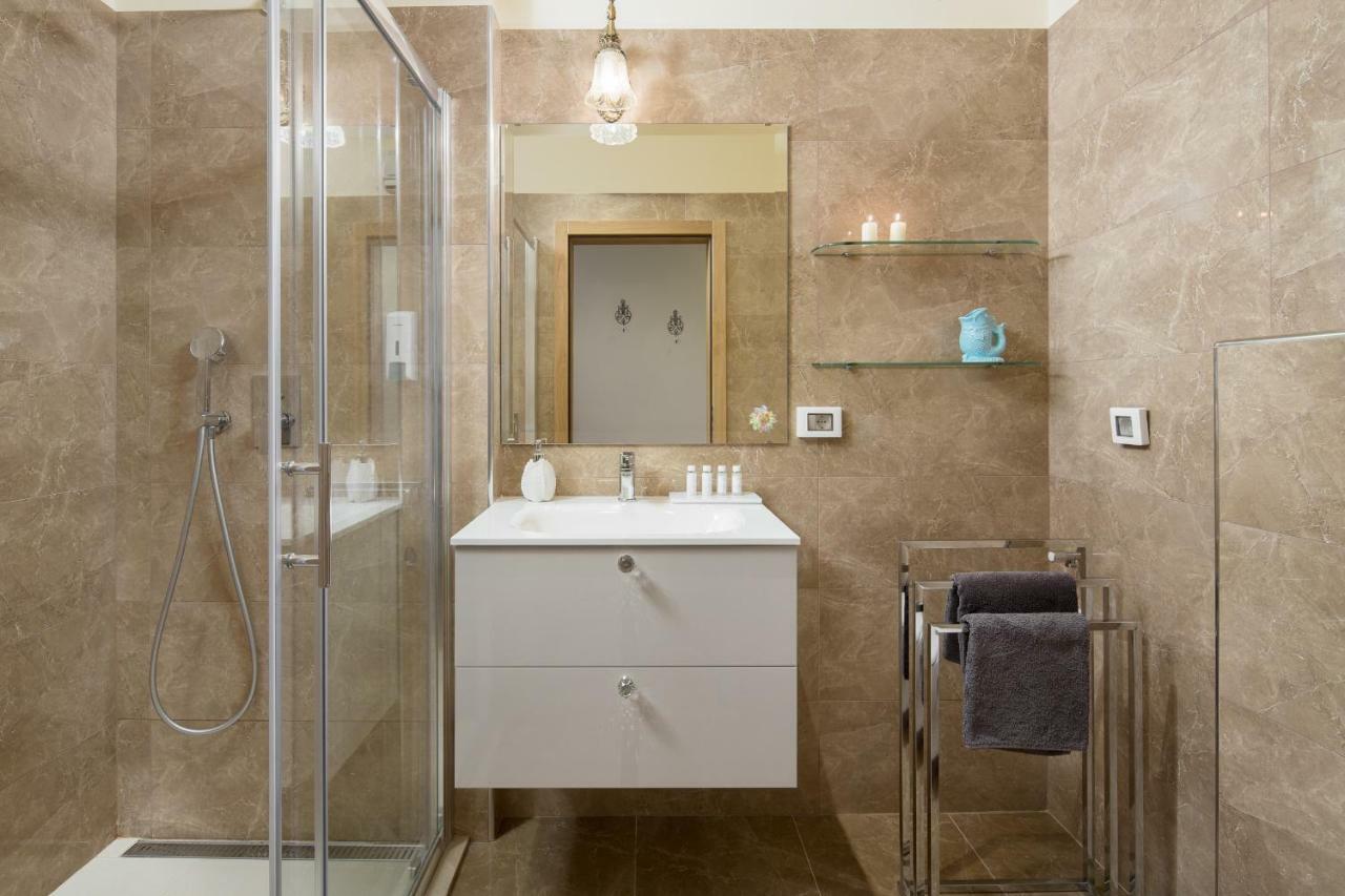 Valdibora Sea View Residence Rovinj Bagian luar foto
